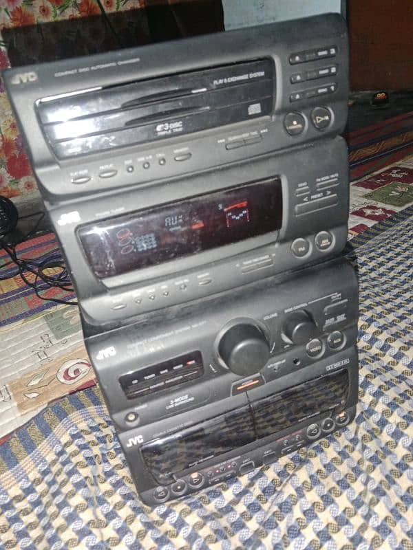 i am selling 2 amplifier urgently sale 0