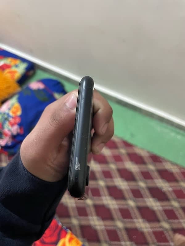 iPhone XR NON PTA 3