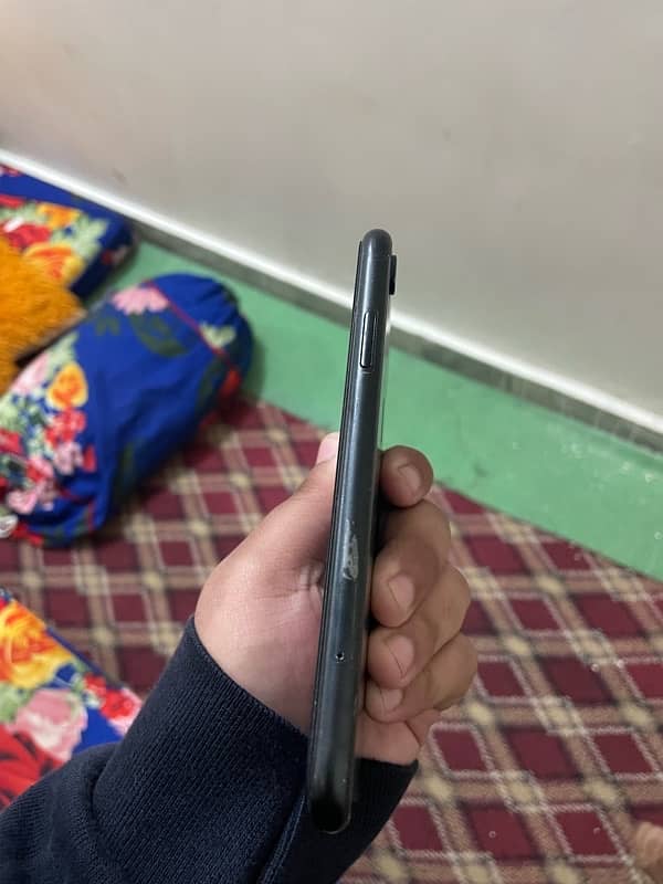 iPhone XR NON PTA 4