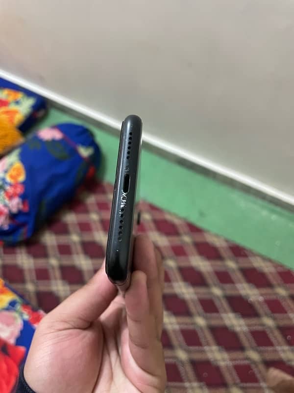 iPhone XR NON PTA 5