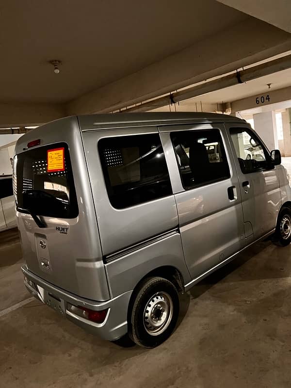 Daihatsu Hijet 2020 1