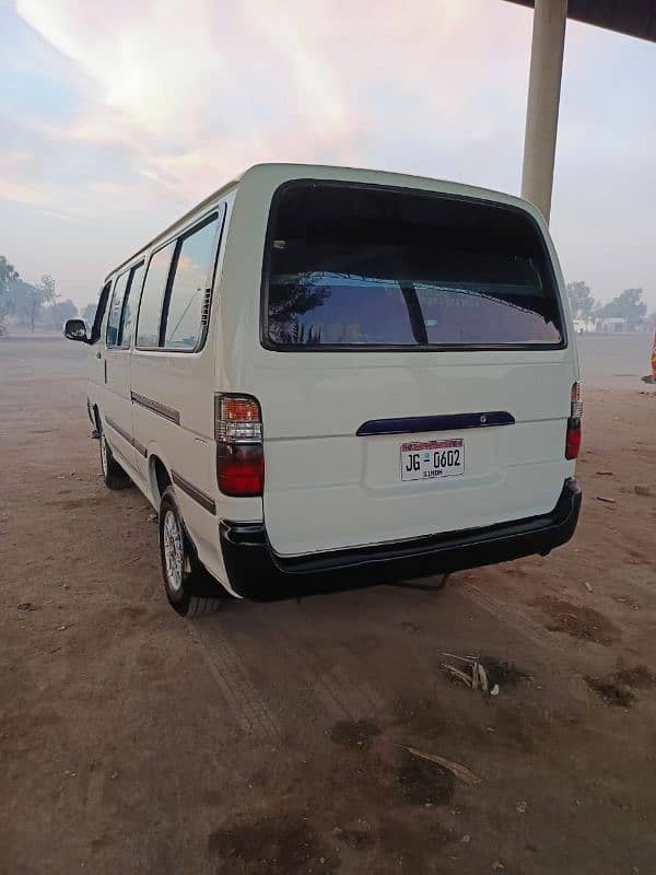 Toyota Hiace 8