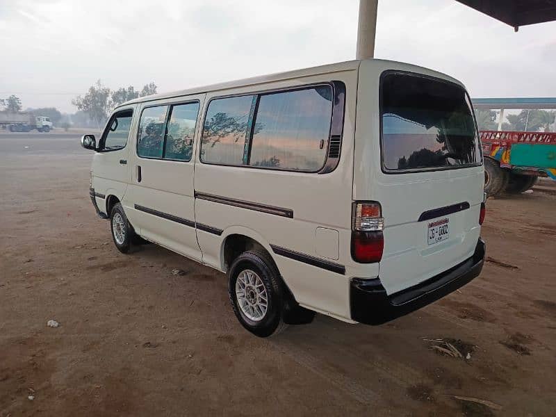 Toyota Hiace 9