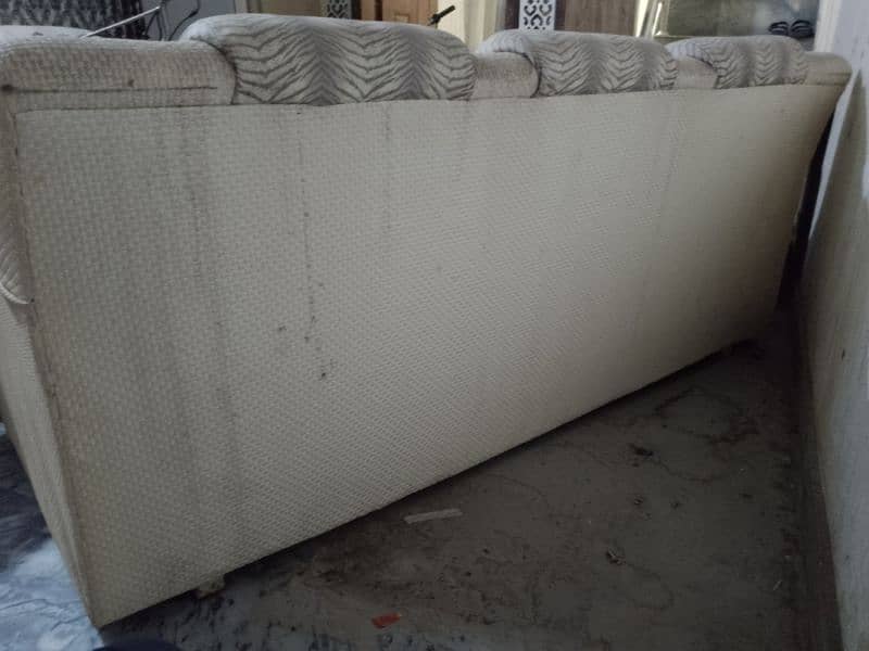 sofa sett urgent sale 3