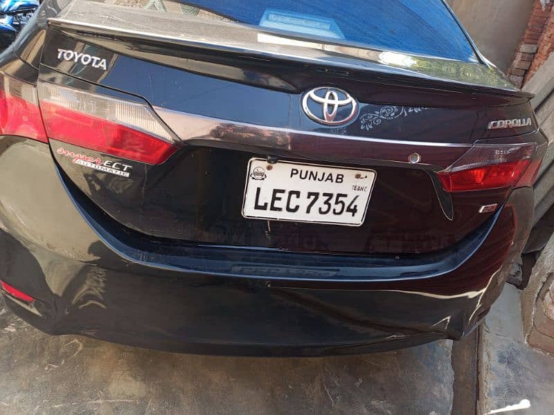 Toyota Corolla GLI 2015 total genuine 18