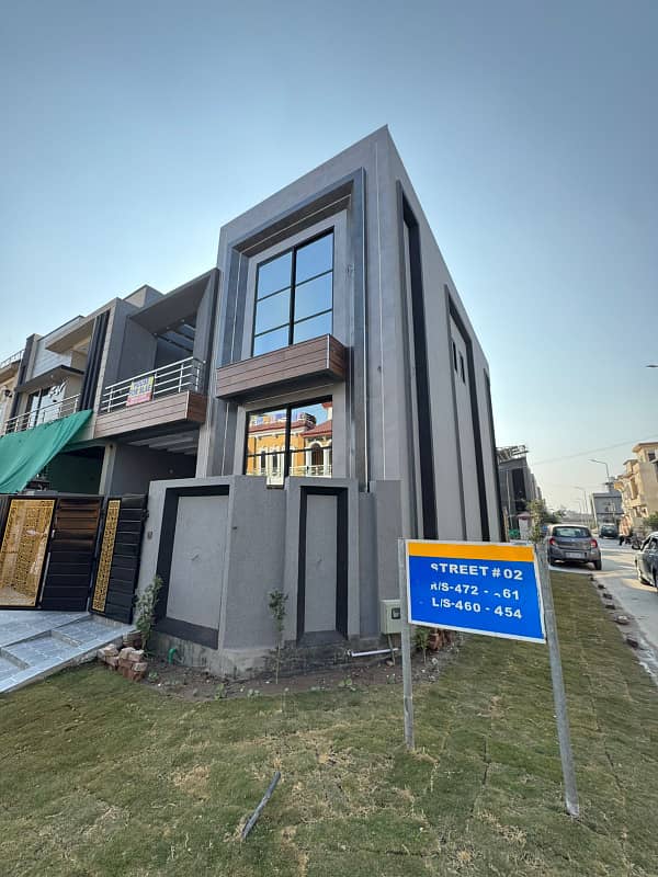 5 MARLA BRAND NEW CORNER HOUSE FOR SALE IN PARK VIEW CITY LAHORE 0