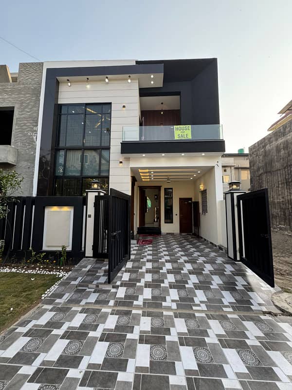 5 MARLA BRAND NEW HOUSE FOR SALE IN PARK VIEW CITY LAHORE 0