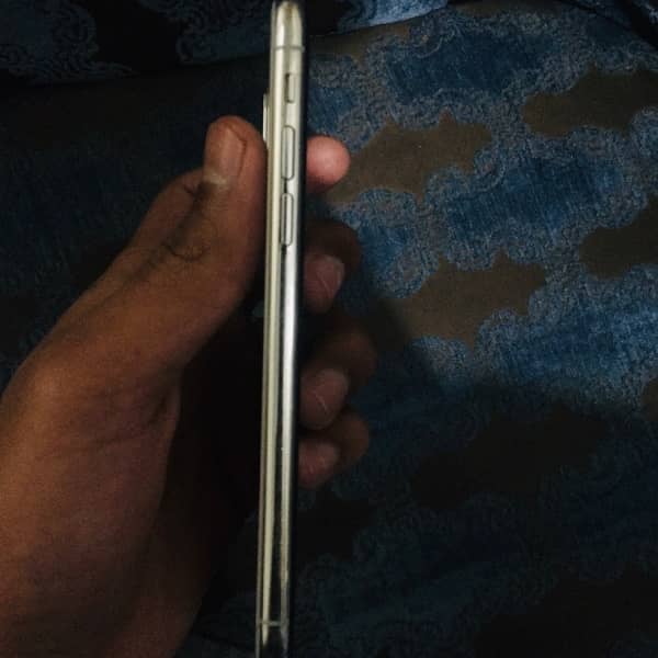 selling my iPhone x 1