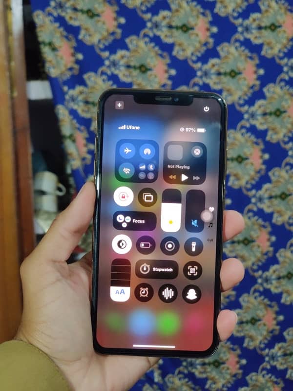 iPhone xs max 256 gb factory unlock sim working scom 4