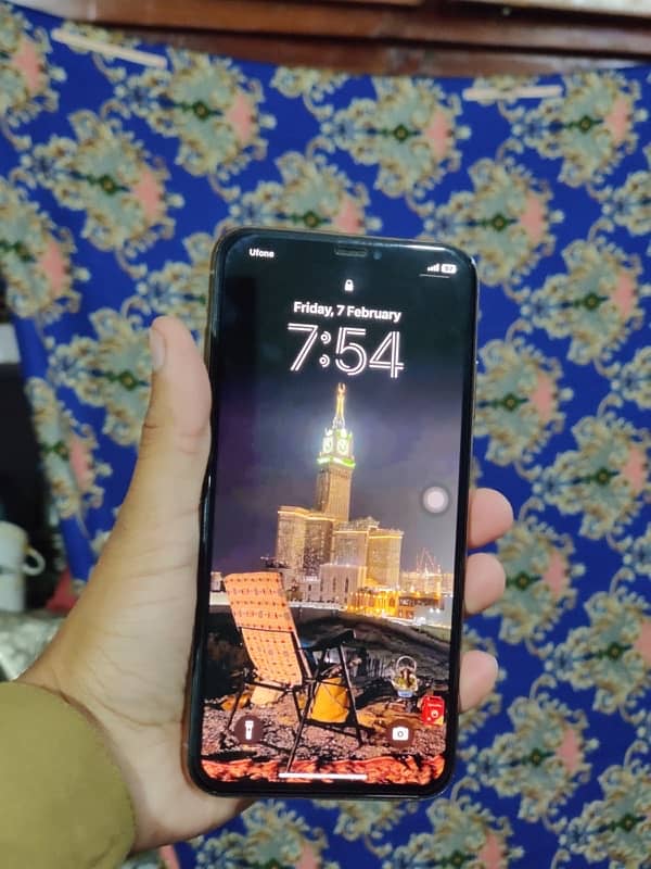 iPhone xs max 256 gb factory unlock sim working scom 5