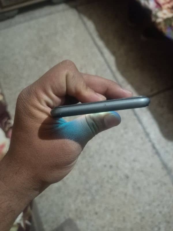 iphone 8 plus non PTA ha panel ka touch nahi chalta back brack ha 1