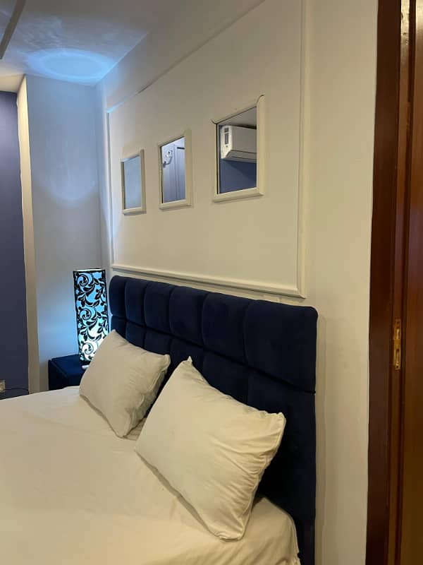 ONE BED FURNISHED FOR RANT Par Day Weekly Monthly IN GULBERG GREEN 2