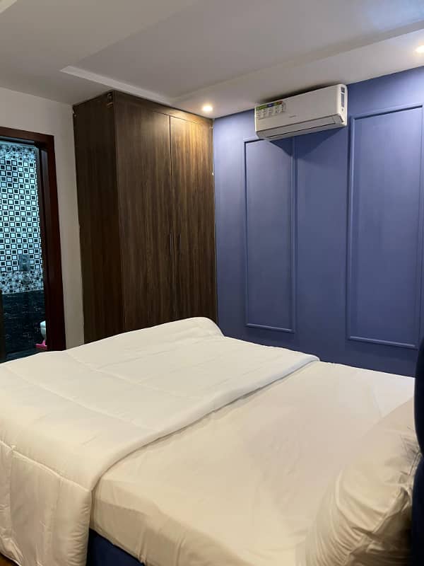 ONE BED FURNISHED FOR RANT Par Day Weekly Monthly IN GULBERG GREEN 16