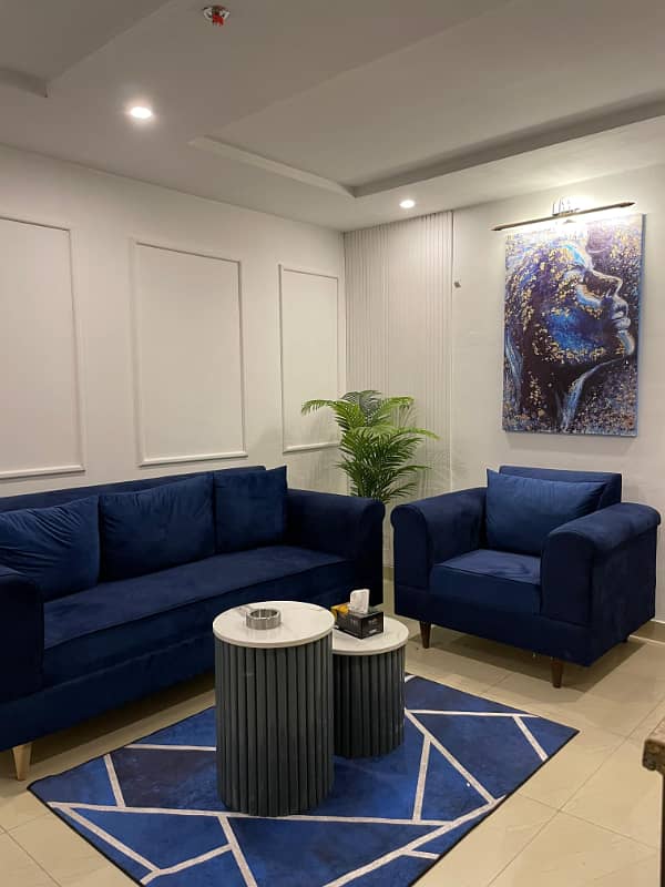 ONE BED FURNISHED FOR RANT Par Day Weekly Monthly IN GULBERG GREEN 21