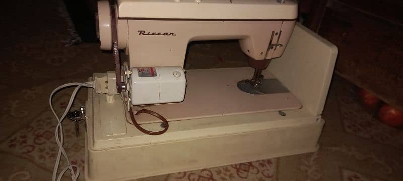 Riccar Sewing Machine 5