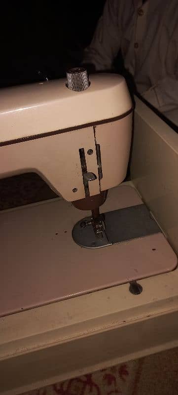 Riccar Sewing Machine 11