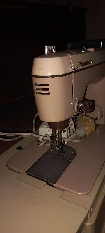 Riccar Sewing Machine 14