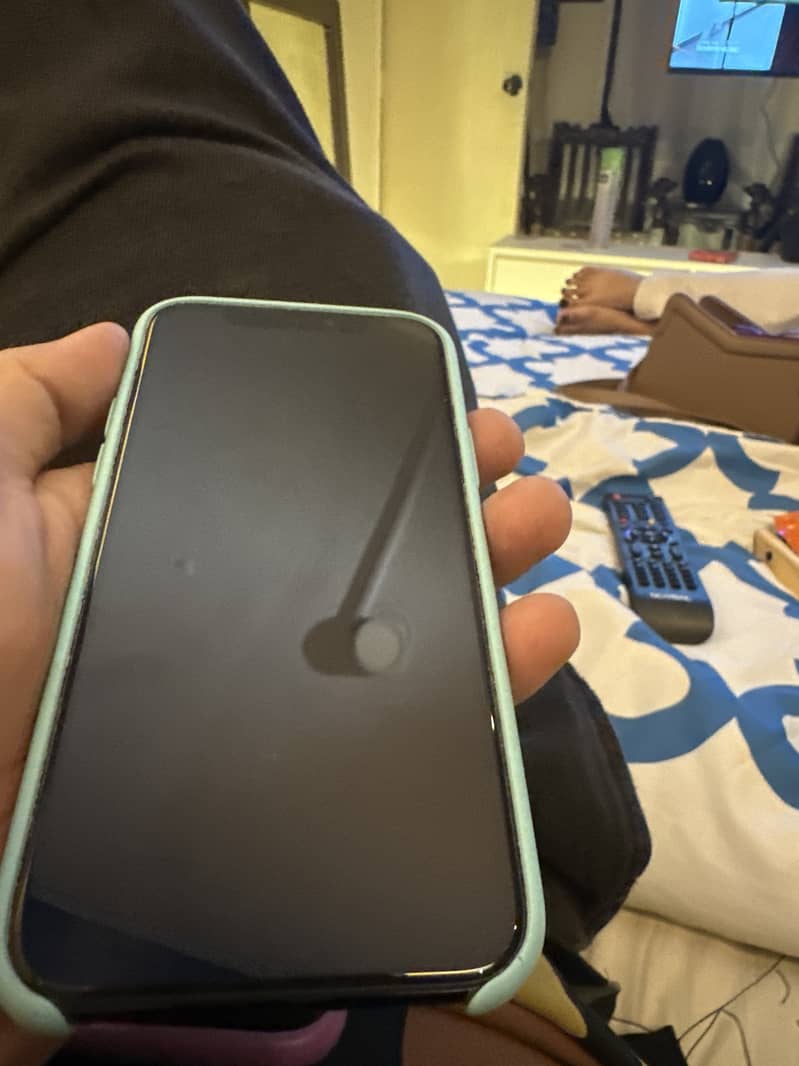 Iphone 11 pro 64 gb Midnight green 1