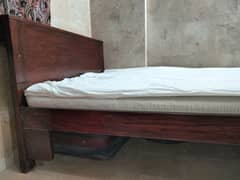 Shisham bed for urgent sale