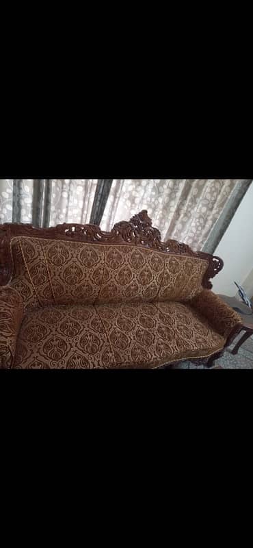 5 Seter sofa set with large center table 1