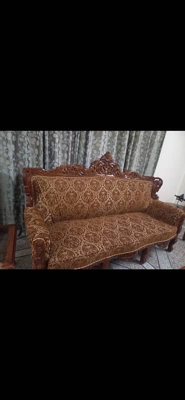 5 Seter sofa set with large center table 3