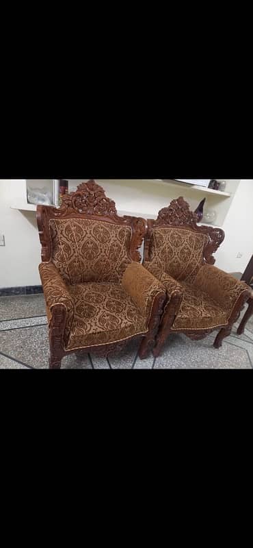 5 Seter sofa set with large center table 5