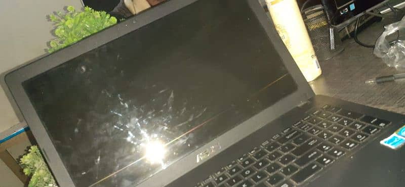 ASUS LAPTOP 8gb ram,128 ROM SSD WITH DIPLAY 2