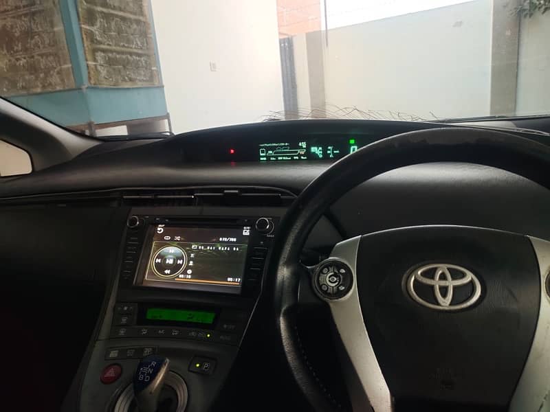 Toyota Prius 2013 5