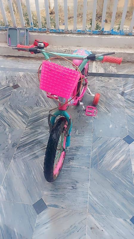 Kids bicycle for sale. excellent condition 2