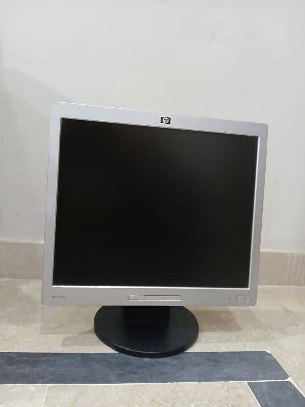 Hp monitor hey with brand new key board and mouse 3