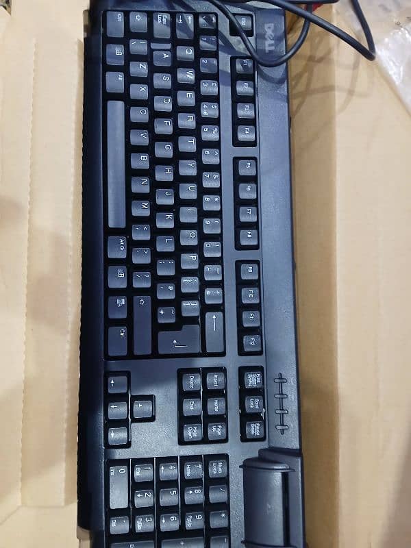 Hp monitor hey with brand new key board and mouse 7