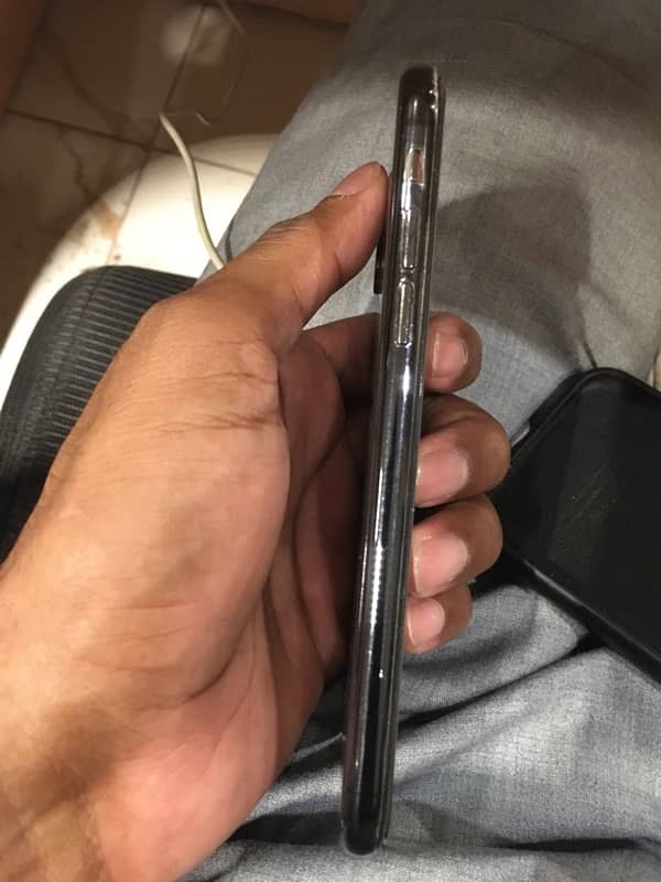 Iphone XS Dual Approved 10/10 condition 64 GB 3