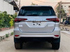 Toyota Fortuner V 2021