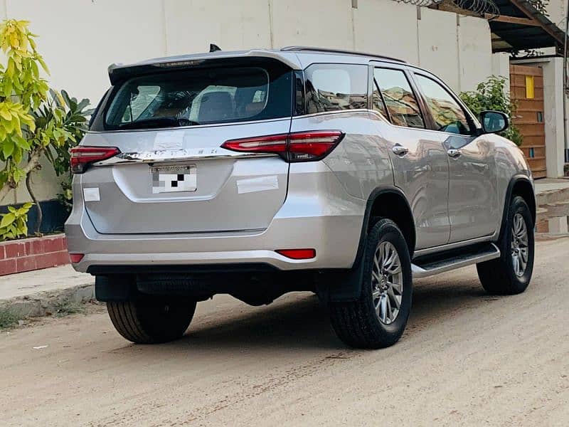 Toyota Fortuner V 2021 2