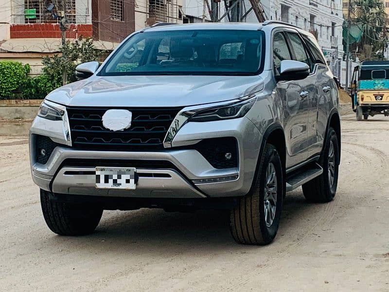 Toyota Fortuner V 2021 8