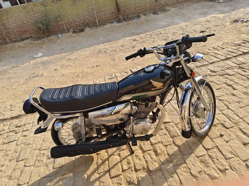 Honda 125 Special Edition 22/23 model 1