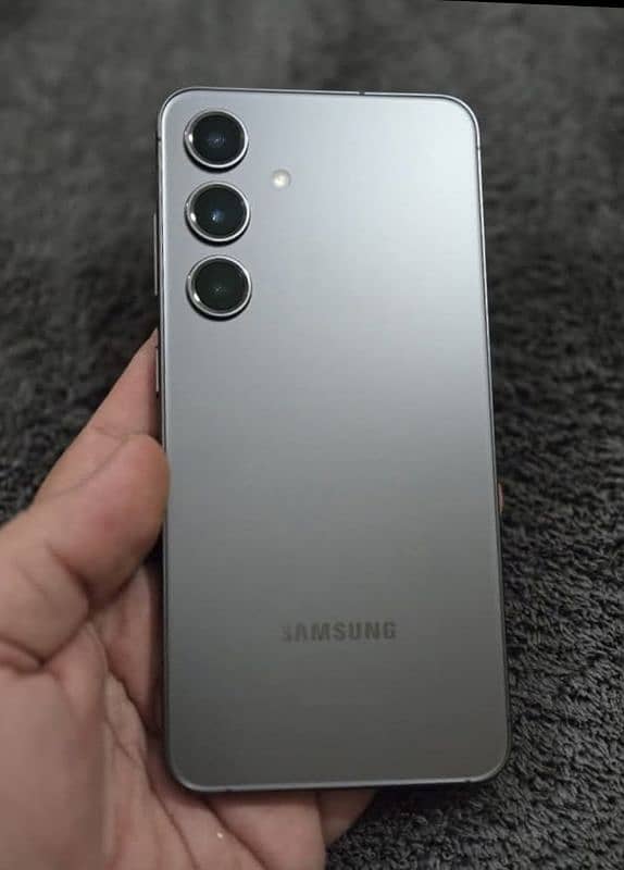 Samsung s24 8/128 carrier lock Snapdragon 8 Gen 3 American variant 1