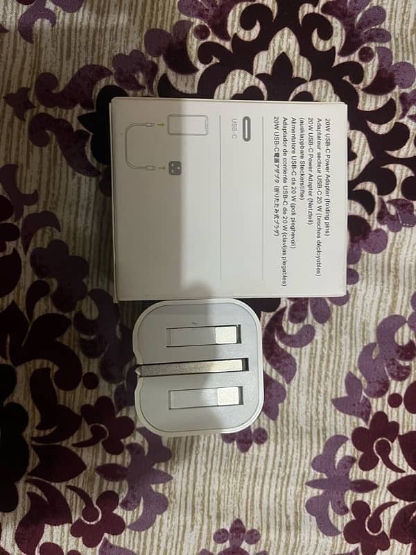 3 pin apple addapter 20W + cable 4