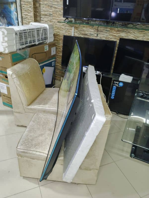 sumsung curved display 55 inch 1