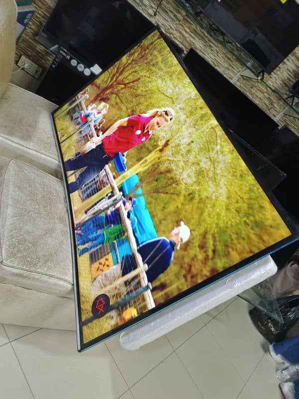 sumsung curved display 55 inch 3