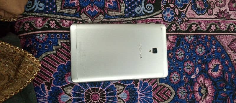 Samsung Galaxy A7 4