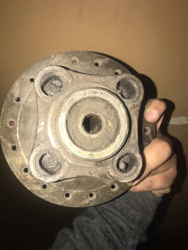 honda 125 back hub 2