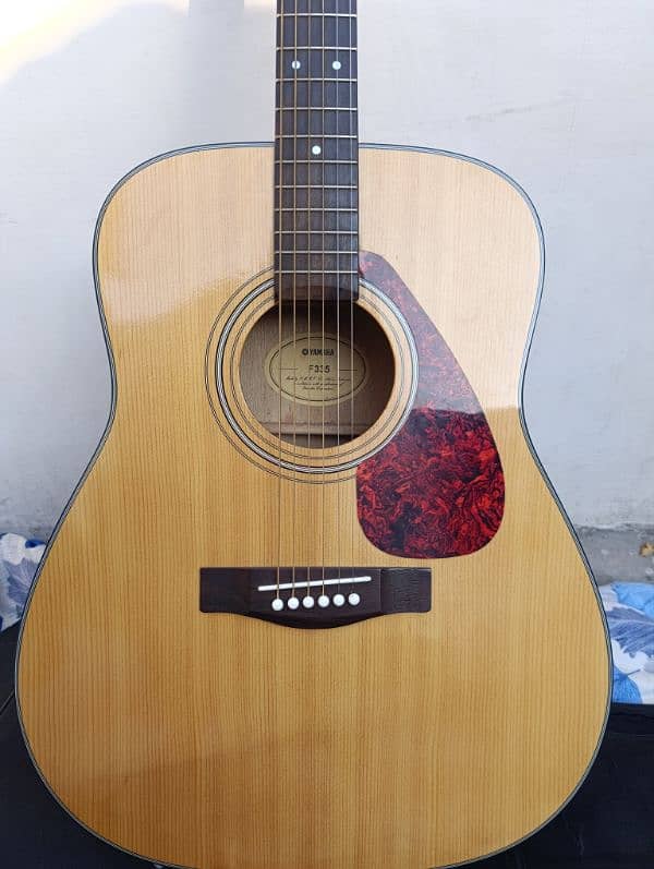 Yamaha F335 Acoustic Guitar 0