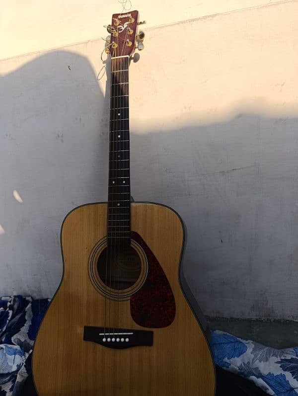 Yamaha F335 Acoustic Guitar 9