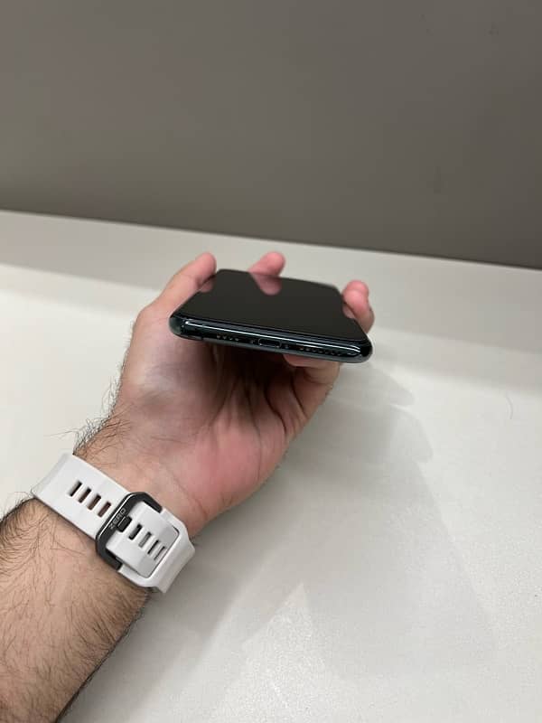 Iphone 11 Pro Max - Non PTA 4