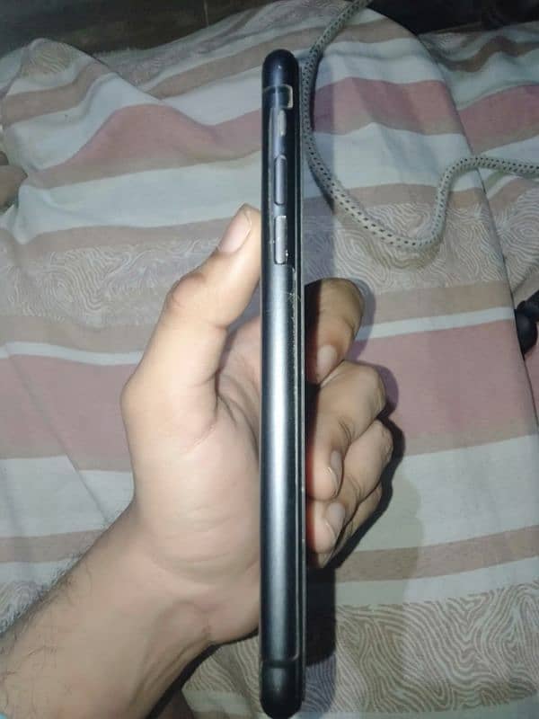 iphone 11 JV 64GB NON ACTIVE CONDITION 10/10 4