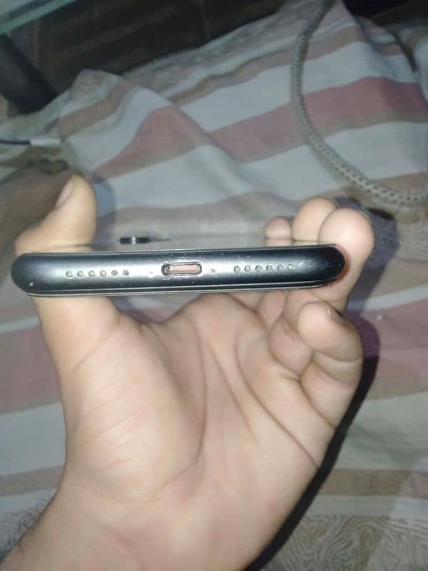 iphone 11 JV 64GB NON ACTIVE CONDITION 10/10 6