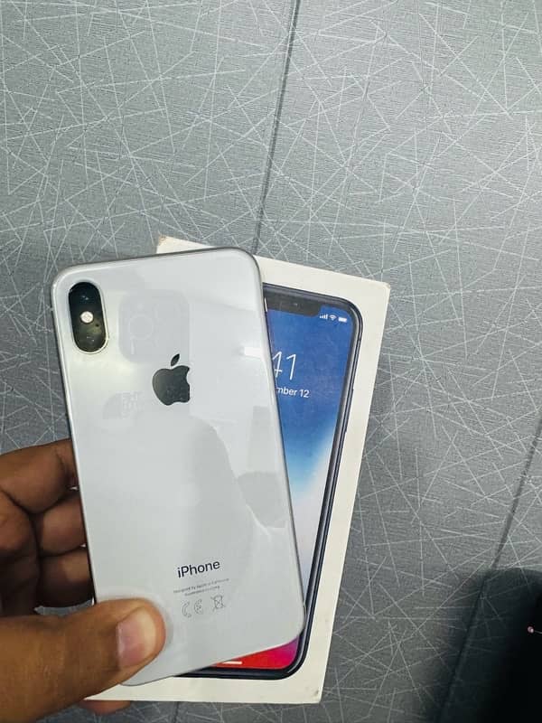 iPhone X 256 GB Factory Unlocked 2