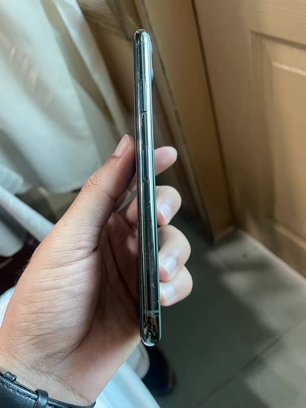 iphone 11 pro max 256gb pta approved 2