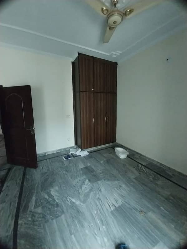 5 Marla Upper Portion For Rent In R2 Block, Johar Town 2 Beds, 3 Baths 8